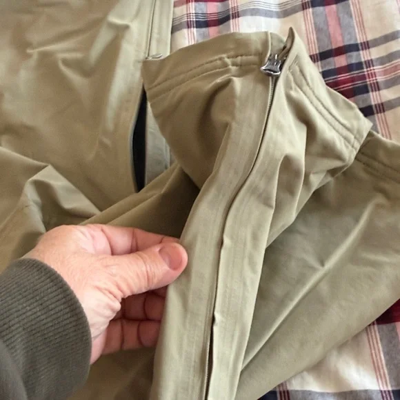 Mountain Hardwear Tan Pants with Black Belt - Picture 5 of 6
